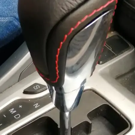 Tapizado de Perilla y Palanca de Cambios de Autos-1