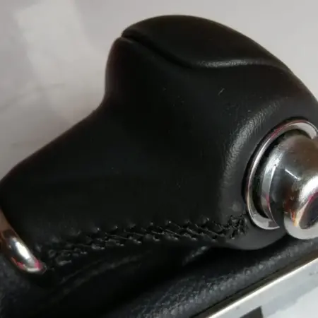 Tapizado de Perilla y Palanca de Cambios de Autos-2