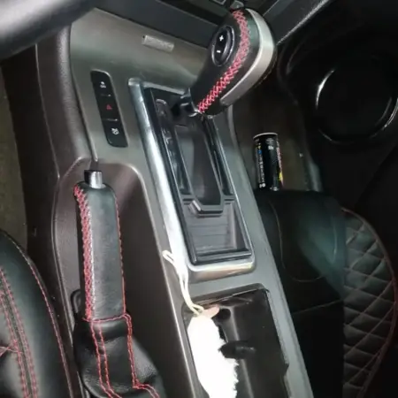 Tapizado de Perilla y Palanca de Cambios de Autos