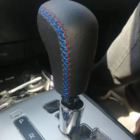 Tapizado de Perilla y Palanca de Cambios de Autos-7