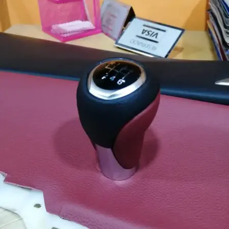 Tapizado de Perilla y Palanca de Cambios de Autos-8
